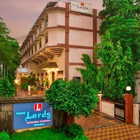 Lords Inn Vadodara Extérieur photo