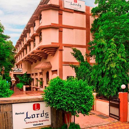 Lords Inn Vadodara Extérieur photo