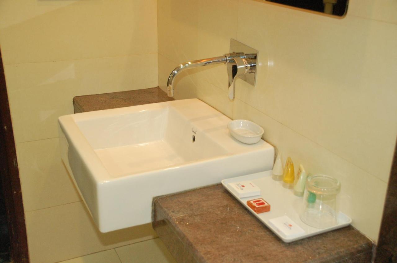 Lords Inn Vadodara Extérieur photo