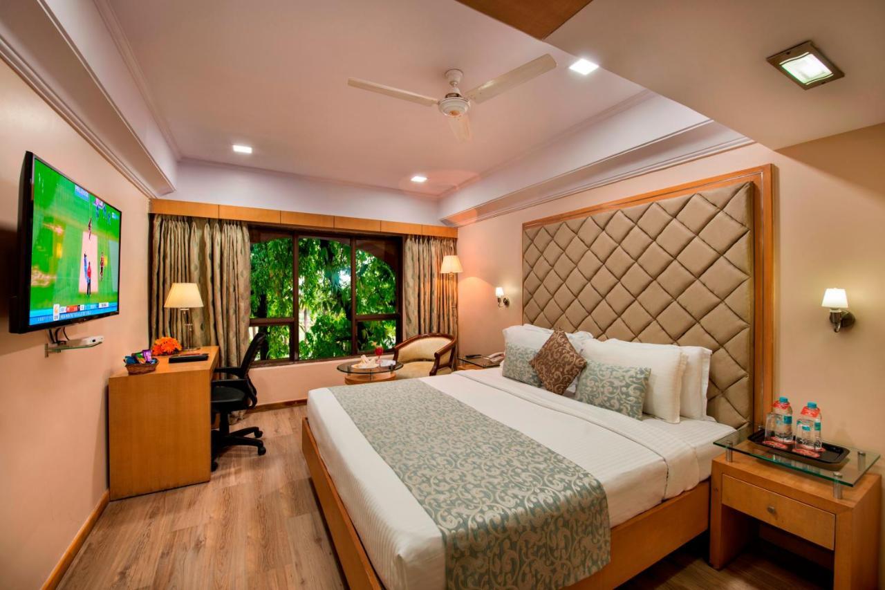 Lords Inn Vadodara Extérieur photo