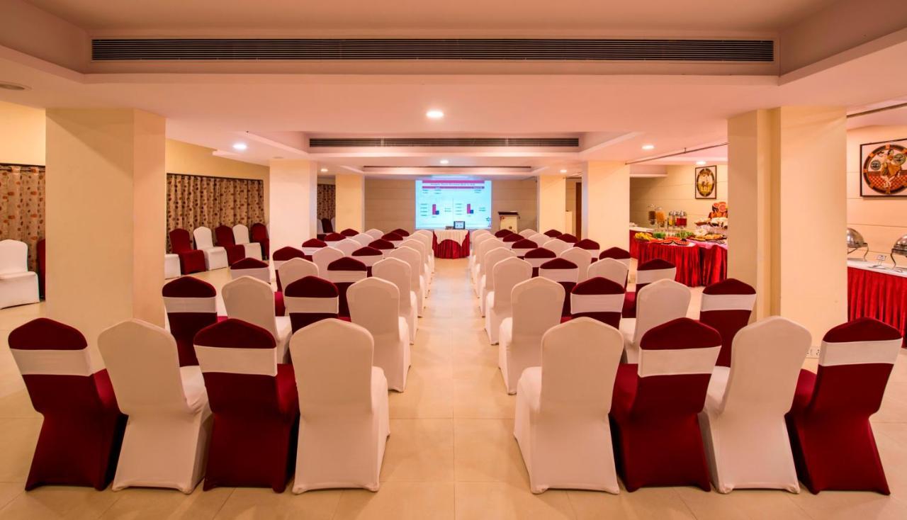 Lords Inn Vadodara Extérieur photo