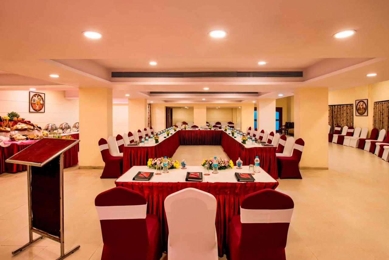 Lords Inn Vadodara Extérieur photo