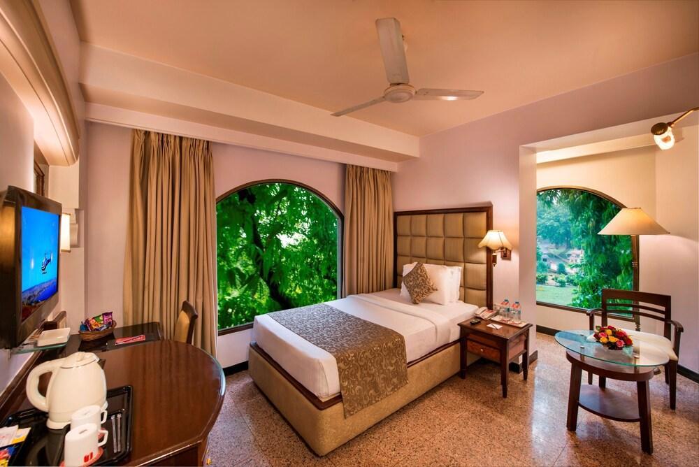 Lords Inn Vadodara Extérieur photo