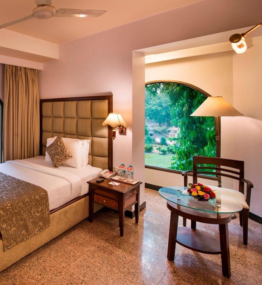 Lords Inn Vadodara Extérieur photo