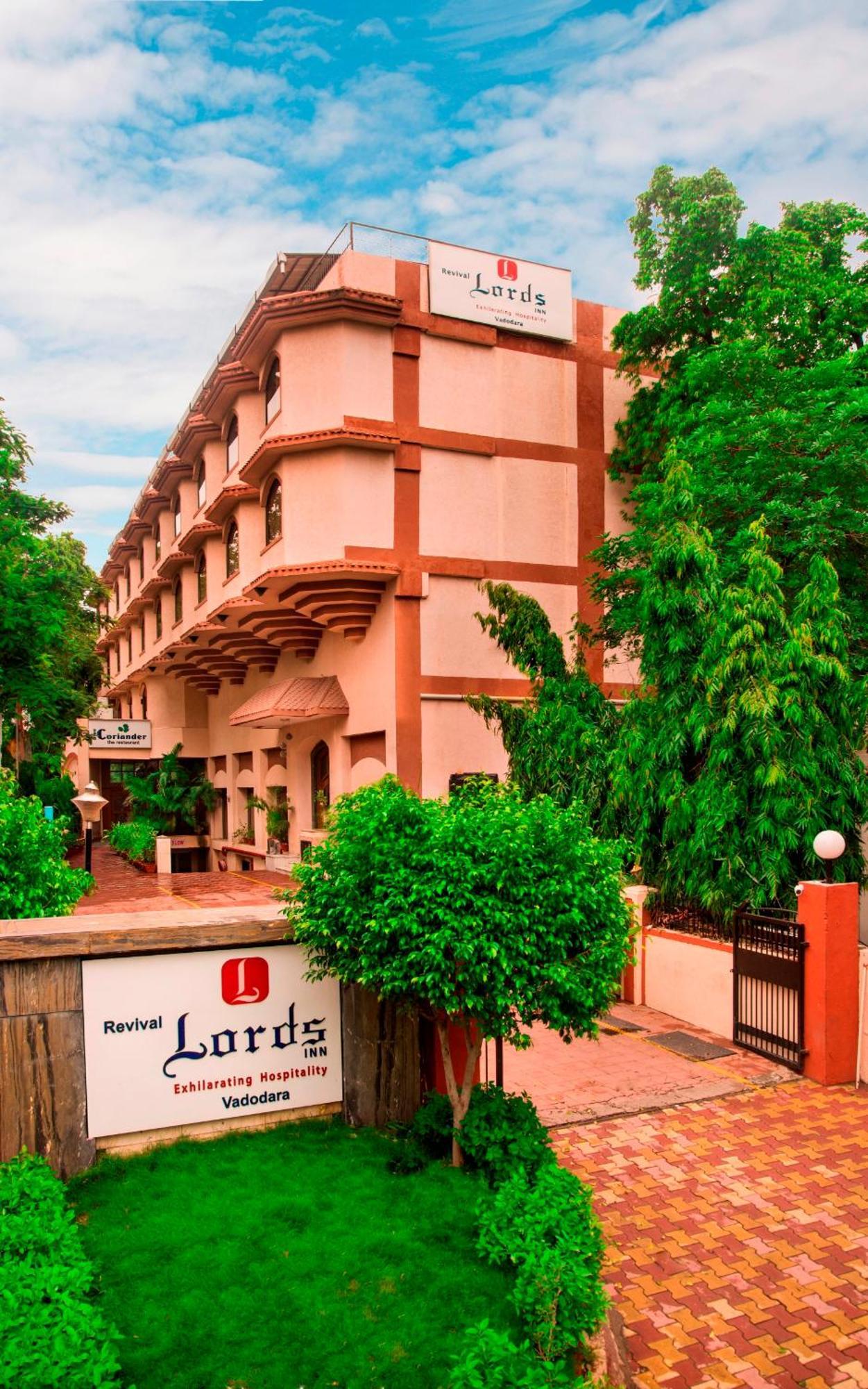 Lords Inn Vadodara Extérieur photo